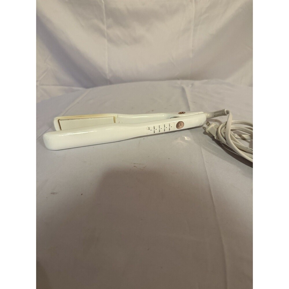 T3 Micro SinglePass Ceramic Flat Iron 1" White Hair Straightener 77570 TESTED
